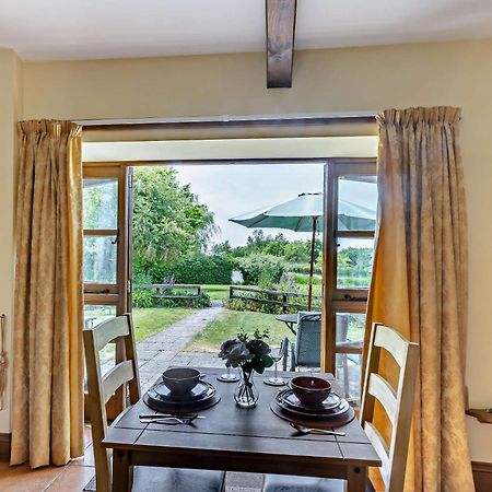1 Bed In South Molton Lakvi Villa Exterior photo